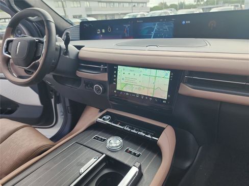New 2026 Lincoln Navigator Black Label AWD/4WD image 29