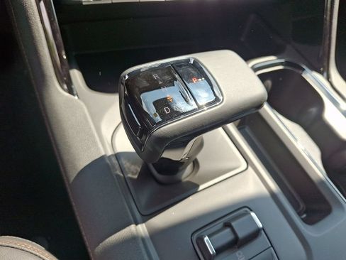 New 2026 GMC Sierra 1500 AT4 w/ AT4 Premium Package AWD/4WD image 10