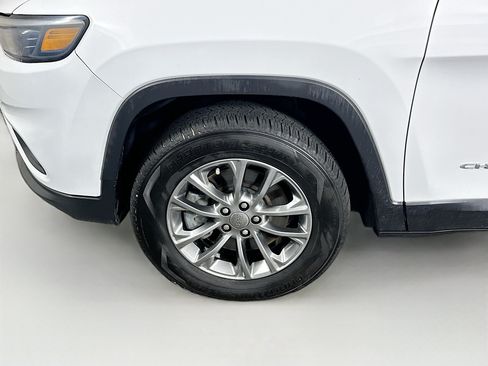 Used 2020 Jeep Cherokee Latitude Plus w/ Comfort/Convenience Group AWD/4WD image 11
