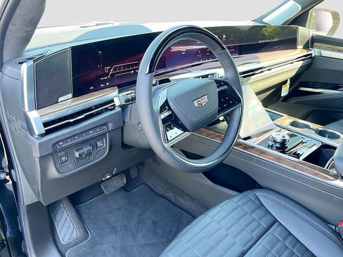 New 2026 Cadillac Escalade Platinum Sport w/ LPO, ONYX Package AWD/4WD image 16