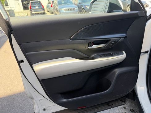 Used 2025 Toyota Grand Highlander AWD Hybrid image 11