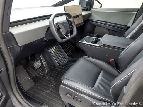 Used 2024 Tesla Cybertruck AWD Crew Cab image 13