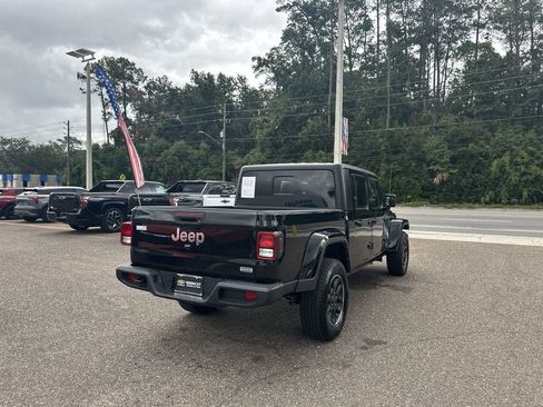 Used 2023 Jeep Gladiator Overland image 16