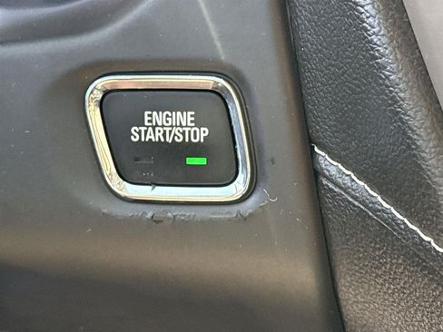 Used 2023 GMC Acadia Denali FWD image 15