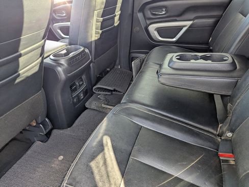 Used 2020 Nissan Titan SL w/ Moonroof Package image 13