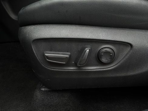 Used 2025 Toyota Grand Highlander FWD image 11
