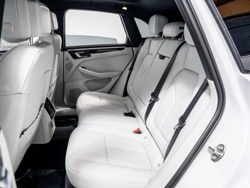 New 2026 Porsche Macan image 28