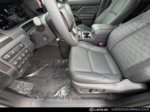 Used 2025 Toyota 4Runner TRD Off-Road Premium image 18