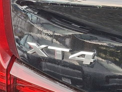 Used 2021 Cadillac XT4 Premium Luxury image 16