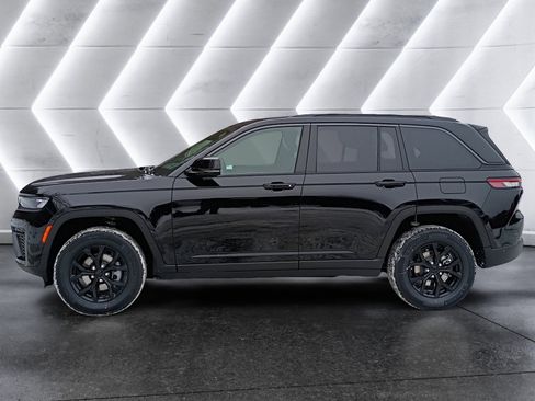 New 2026 Jeep Grand Cherokee Altitude AWD/4WD image 3