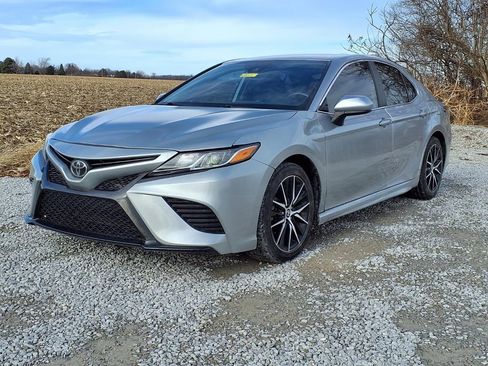 Used 2021 Toyota Camry SE image 24