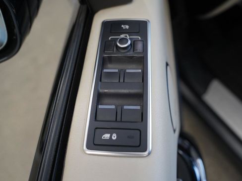 Used 2017 Land Rover Range Rover Supercharged image 28