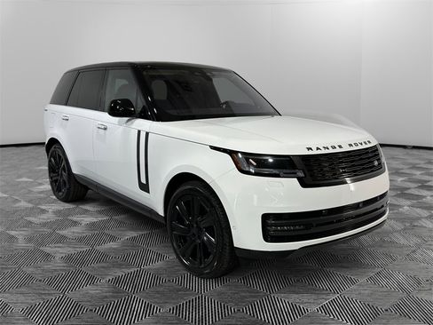 Used 2023 Land Rover Range Rover SE image 7