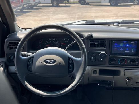 Used 2004 Ford F350 Lariat AWD/4WD image 45