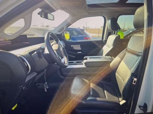 Used 2025 Ford Expedition Max Active image 8