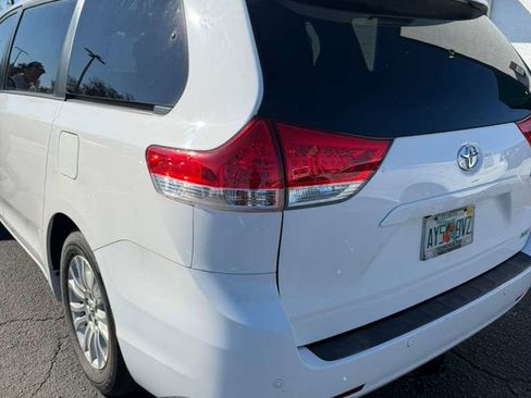 Used 2012 Toyota Sienna XLE w/ XLE Navigation Pkg image 10