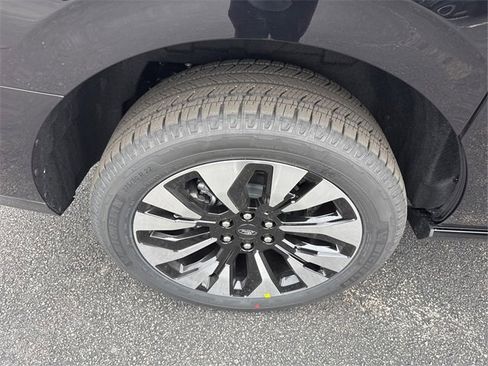 New 2025 Ford Expedition Max Platinum w/ Platinum Ultimate Package image 13