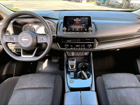 Used 2024 Nissan Rogue SV image 15