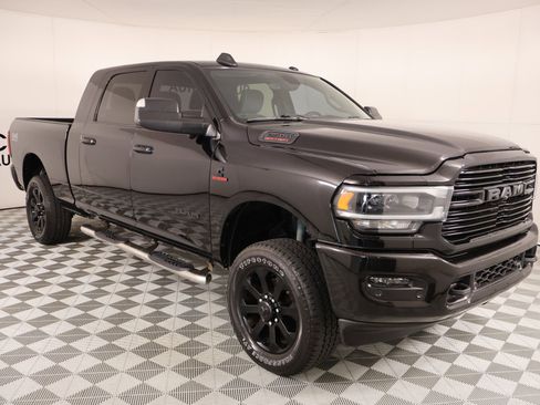 Used 2019 RAM 2500 Big Horn w/ Black Appearance Package image 1