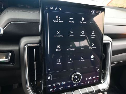 Used 2025 GMC Yukon Denali AWD/4WD image 24