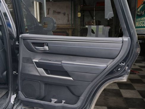 Used 2025 Toyota Sequoia Platinum AWD/4WD image 10