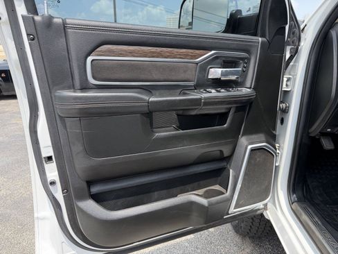 Used 2019 RAM 2500 Laramie AWD/4WD image 12