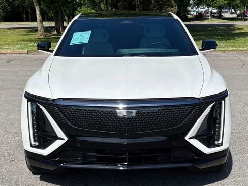 Used 2024 Cadillac Lyriq Sport RWD image 6