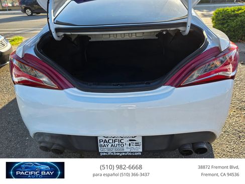 Used 2013 Hyundai Genesis 3.8 RWD image 11