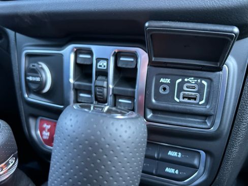 New 2026 Jeep Gladiator Mojave w/ Safety Group image 31