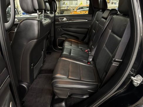 Used 2017 Jeep Grand Cherokee Overland image 26