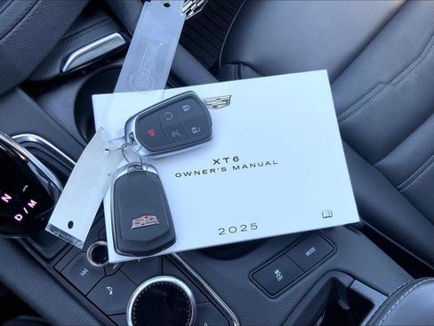 Certified 2025 Cadillac XT6 Premium Luxury w/ Platinum Package AWD/4WD image 12