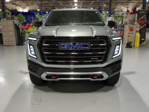 Used 2026 GMC Yukon AT4 Ultimate w/ LPO, Illumination Package AWD/4WD image 3