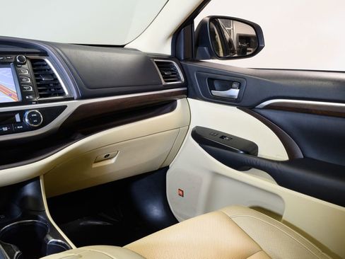 Used 2015 Toyota Highlander Limited AWD/4WD image 17