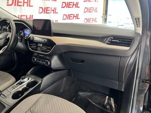 Used 2022 Ford Escape SE w/ Cold Weather Package FWD image 13