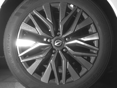 Used 2025 Nissan Altima 2.5 SV FWD image 18