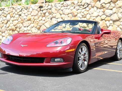 Used 2006 Chevrolet Corvette Convertible w/ Preferred Equipment Group RWD image 3