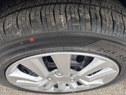 Used 2019 Nissan Sentra S FWD image 18