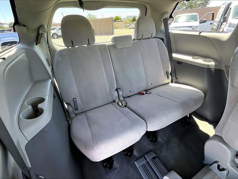 Used 2014 Toyota Sienna LE FWD image 26