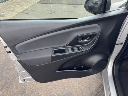 Used 2018 Toyota Yaris SE w/ Carpet Mat Package FWD image 10