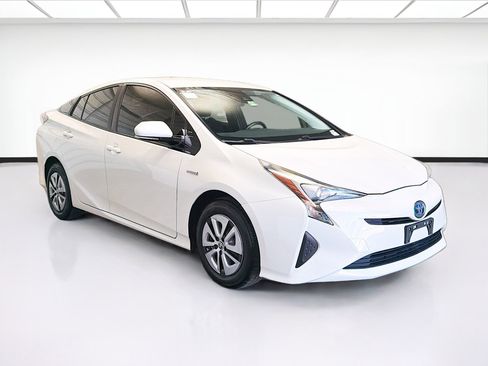 Used 2017 Toyota Prius Three w/ Carpet Mat Package FWD image 3