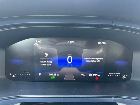 Used 2024 Volkswagen Taos SE image 14