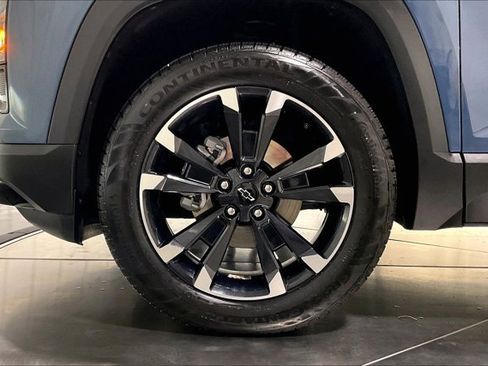 Used 2025 Chevrolet Equinox RS w/ Convenience Package III AWD/4WD image 9