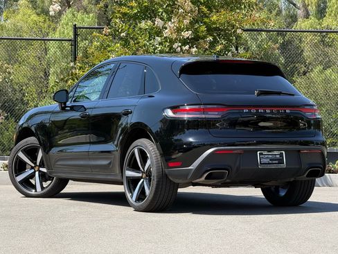 Used 2026 Porsche Macan AWD/4WD image 3