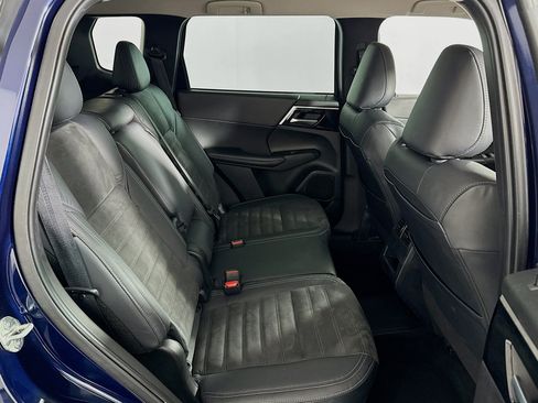 Used 2023 Mitsubishi Outlander SE AWD/4WD image 43