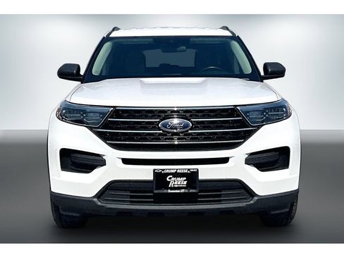 Used 2020 Ford Explorer XLT AWD/4WD image 2