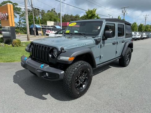 Used 2024 Jeep Wrangler Unlimited AWD/4WD image 5
