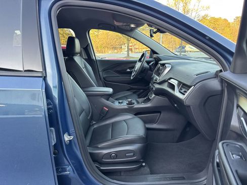 Used 2024 GMC Terrain SLT w/ Tech Package image 32