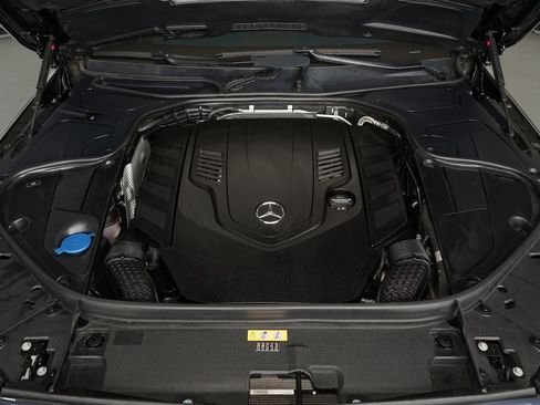 Used 2018 Mercedes-Benz Maybach S 560 4MATIC image 26