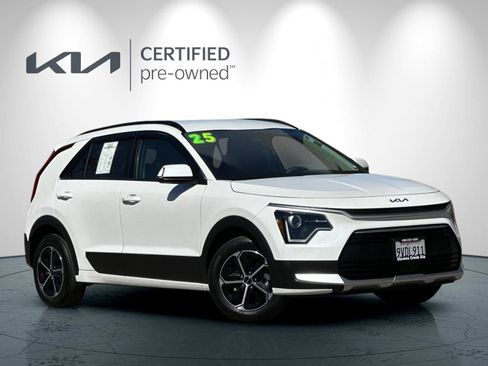 Certified 2025 Kia Niro EX FWD image 2