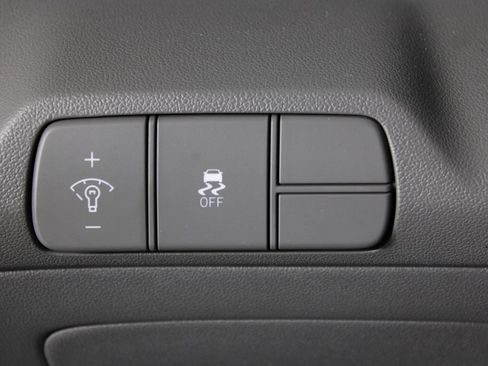 Certified 2024 Hyundai Elantra SEL FWD image 22
